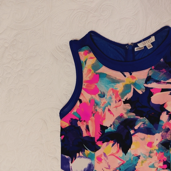 Floral sleeveless dress 💕 - Picture 3 of 4